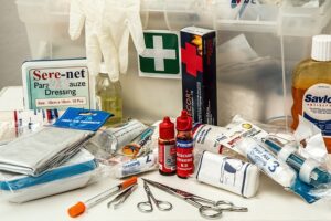 Answer To What Should A First Aid Kit Include For Patching